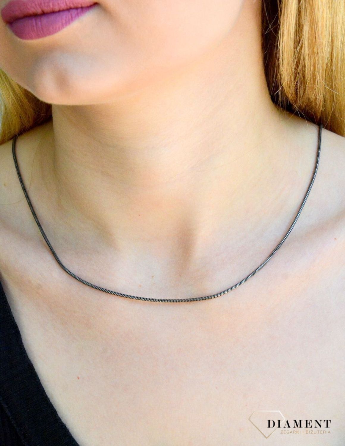 Srebrny łańcuszek 925 rodowana linka 1,6mm DIA-LAN-5882-925.  Klasyczny i uniwersalny łańcuszek lineczka, wykonany ze srebra próby 925 o wadze około 9,56 g. Łańcuszki to uniwersalne dodatki, które sprawdzają się na każdą okazj (1).jpg